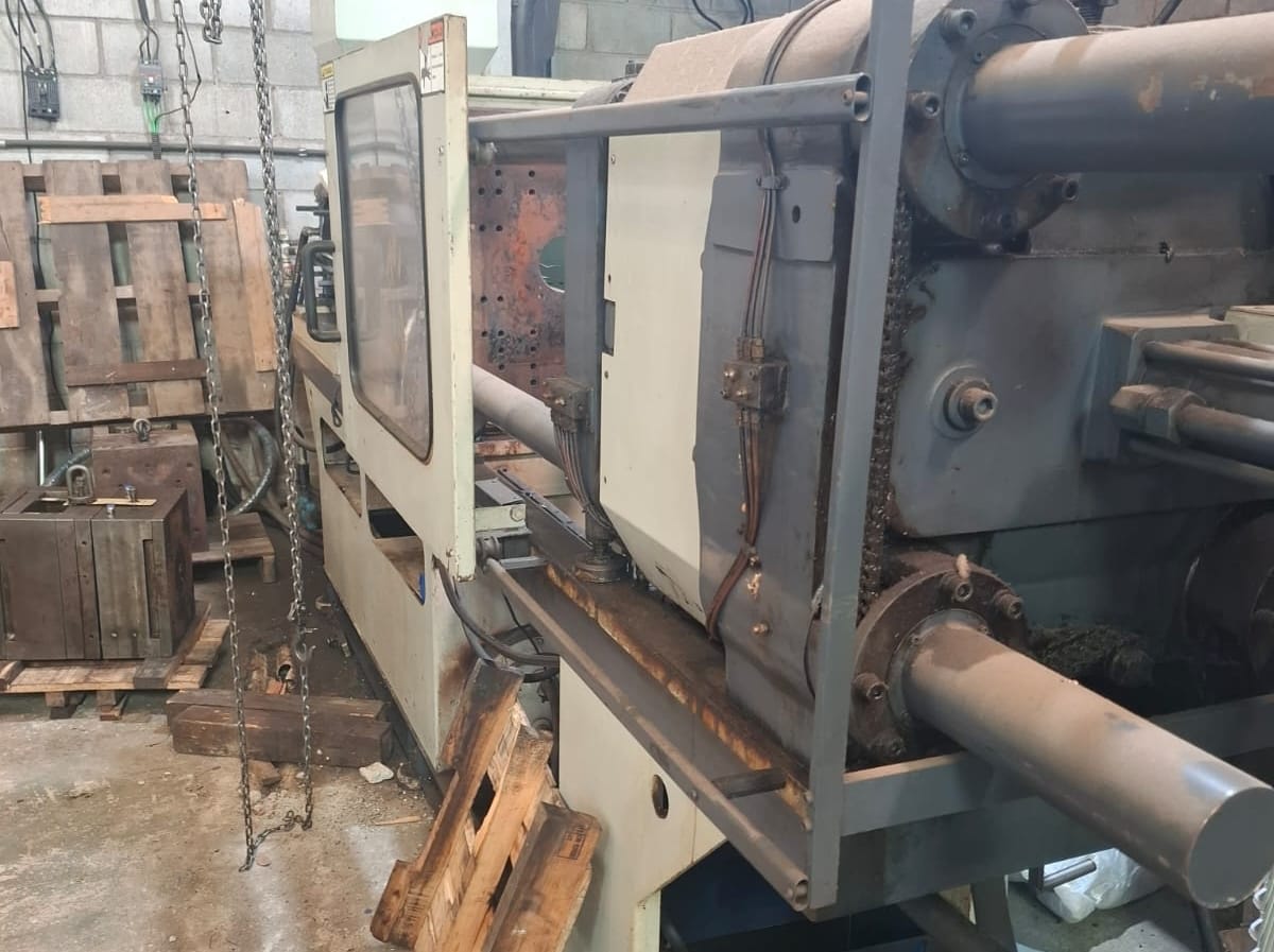 Injetora Himaco 140 ton